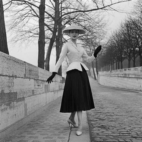 model von dior|christian Dior 1947 fashion style.